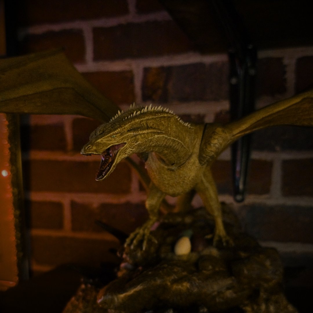 Figurine du dragon Syrax gros plan