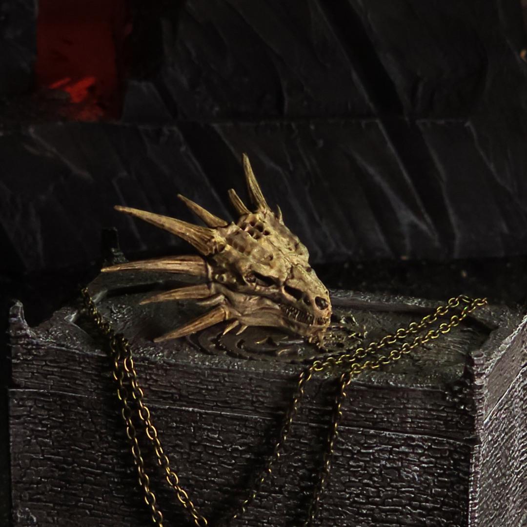 "The red queen" - collier crâne de dragon