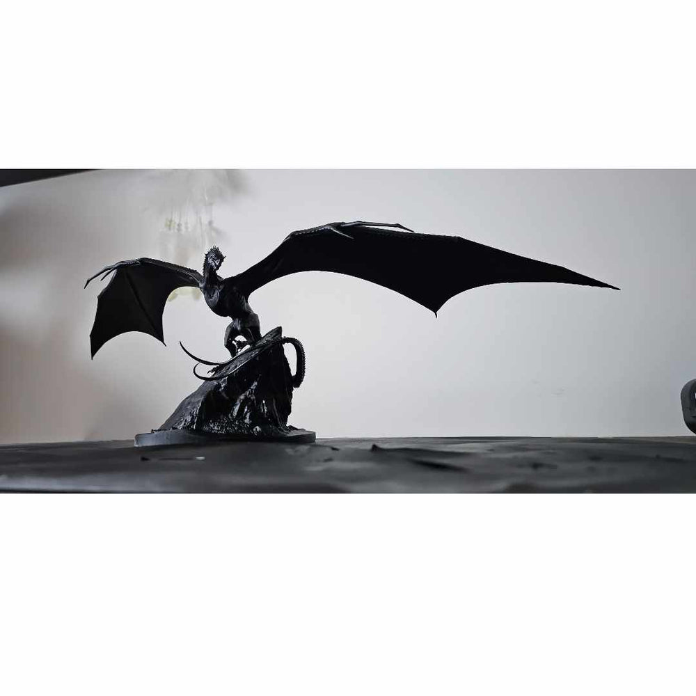 
                  
                    Figurine du dragon sauvage GrisSpectre non peint
                  
                